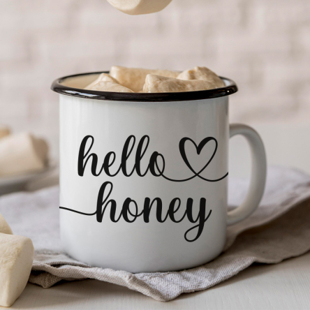 tasse émaillée hello honey mockup